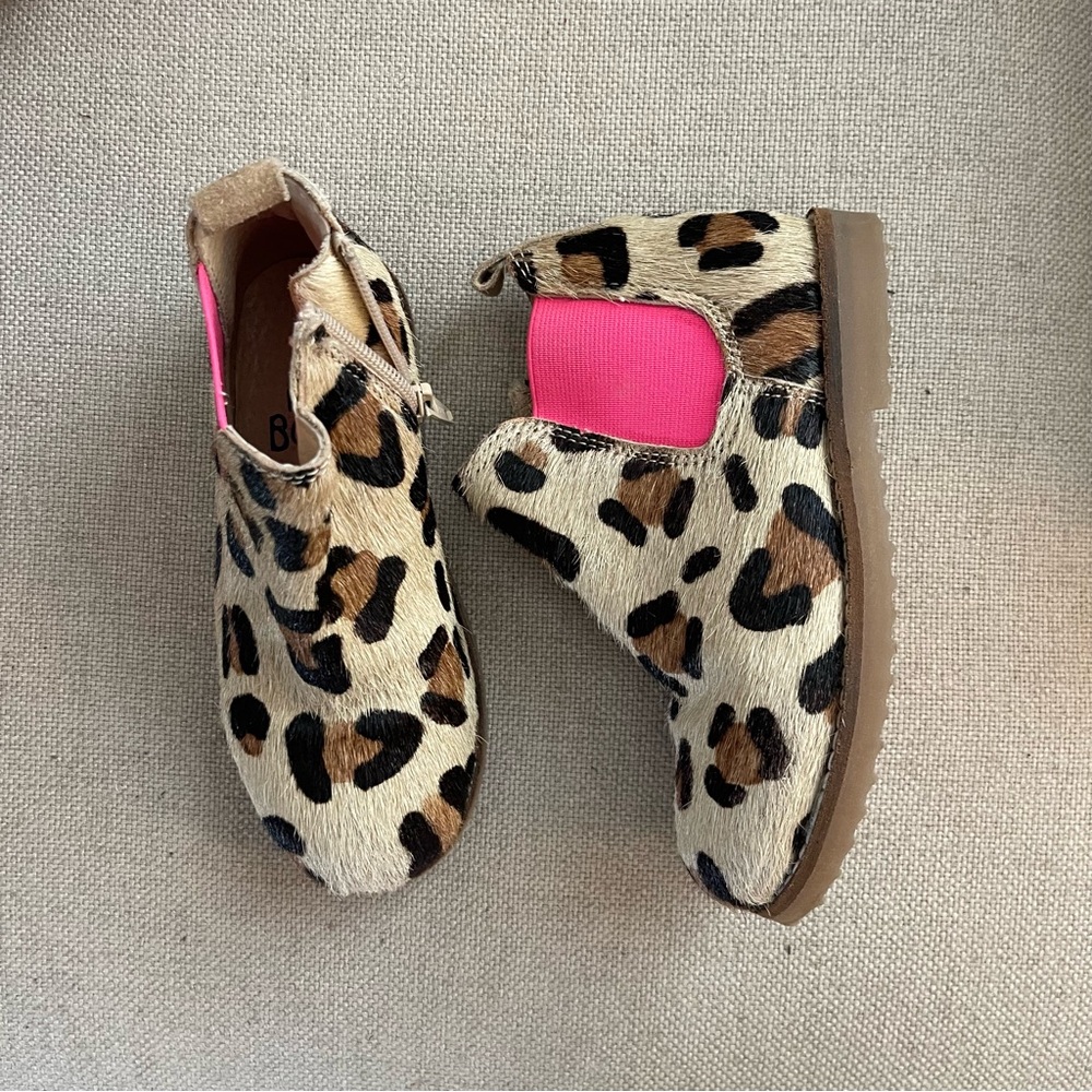 • Mini Boden Animal Print Kids Boots with Pink Accent 11 • - Picture 2 of 5